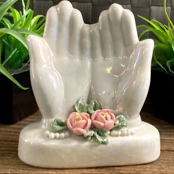Vintage Ceramic Porcelain Hands Figurine Cottagecore - Picture 1 of 9